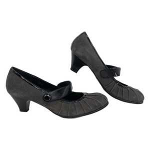 Born Gray Black Suede Mary Jane Heels | Size 9.5